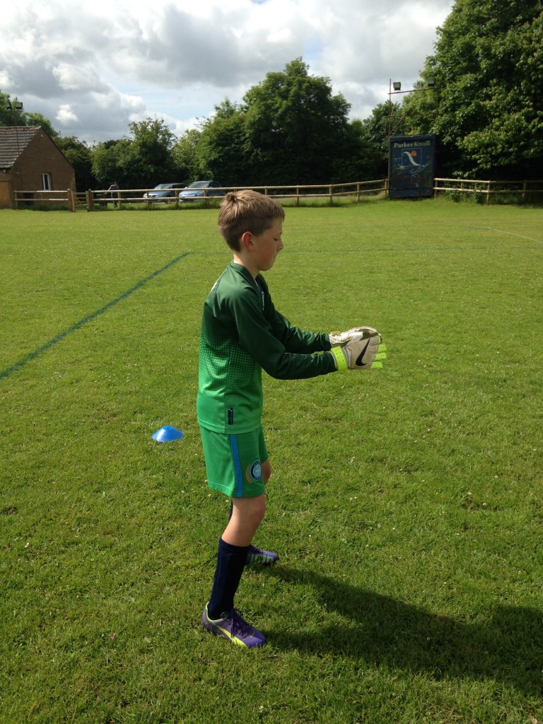 goalkeeper-handling-basics-completekeeper